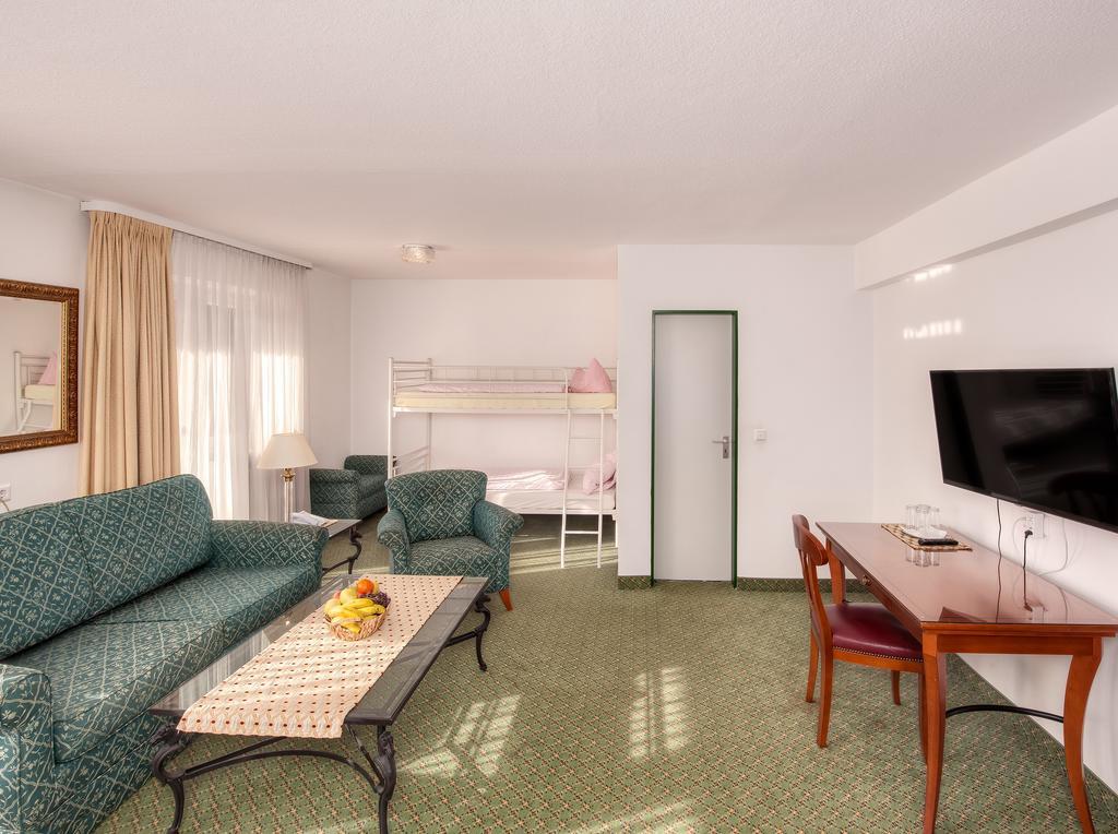 Alpenhotel Gastager انزل المظهر الخارجي الصورة